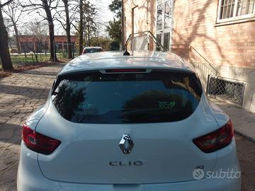 Renault Clio sinistrata