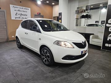 Lancia Ypsilon 1.2 69 CV Gold (29.000km)