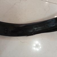 Sopra parafango ruota posteriore destra