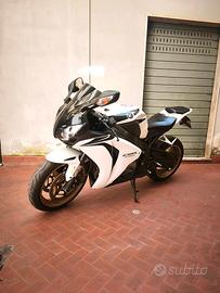cbr 1000 rr fireblade 2009