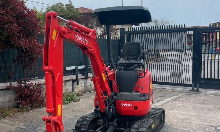 E99 Mini escavatore Kubota U15 allargabile
