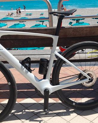 Scott Fastlane 10 tg L , e-bike light .