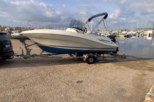 Quicksilver 555 Walkaround – Evinrude 40/60 300h