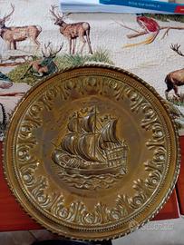 piatto in ottone 
