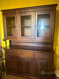 Tavolo da cucina con 6 sedie e credenza in legno