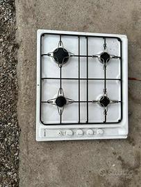 piano cottura 4 fuochi