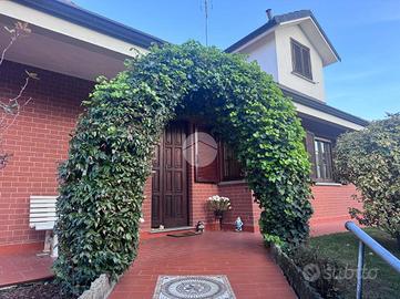 VILLA SINGOLA A RIVALTA DI TORINO