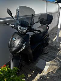 Piaggio Beverly 300 (2024)