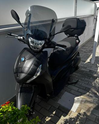 Piaggio Beverly 300 (2024)