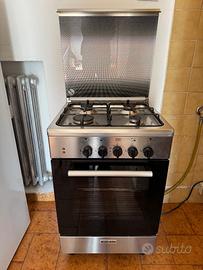 Cucina gas 4 fuochi con forno elettrico