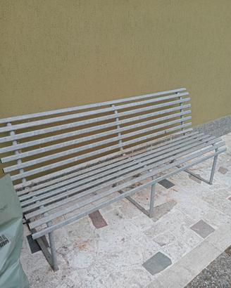 Panchina da giardino 