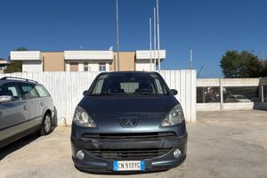 Peugeot 1007 1.4 Happy