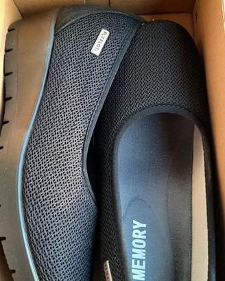 Scarpa da donna in microfibra elastica