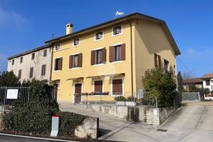 4 LOCALI A CASTELNUOVO DEL GARDA