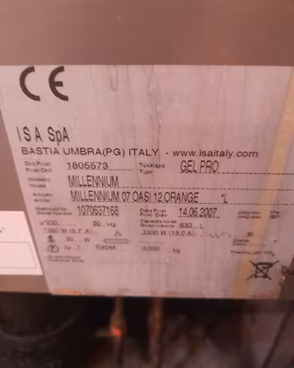vetrina gelato  artigianale 12 gusti 