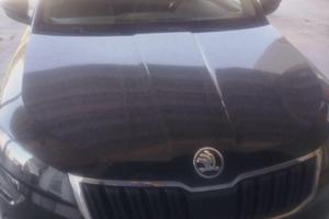 Auto Skoda cambio automatico - autocarro