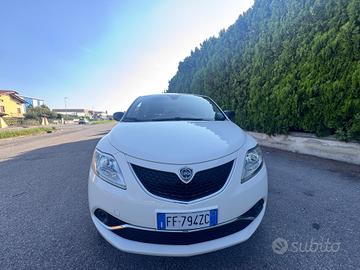 Lancia Ypsilon 1.2 69 CV 5 porte GPL Ecochic Silve