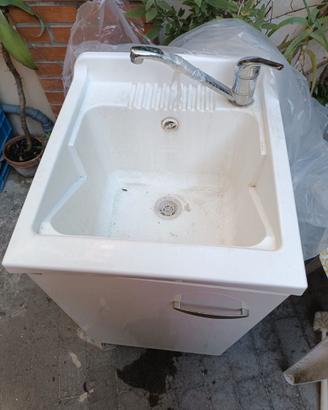Lavatoio in plastica con mobiletto
