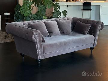 elegante divano chesterfield in velluto grigio