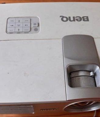 Proiettore ottica corta DLP BENQ FULL HD