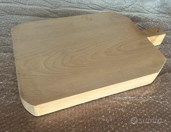 Tagliere artigianale in legno di buona qualità