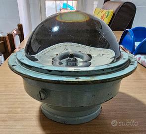 Antica bussola navale militare