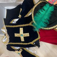 Vestiti di Carnevale vari di varie taglie