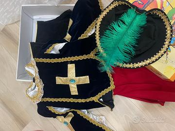 Vestiti di Carnevale vari di varie taglie