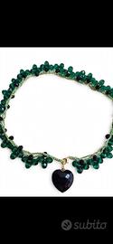 collana all uncinetto con cristalli verdi e neri 