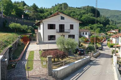 Villa singola Camporgiano [UG520FOVRG]