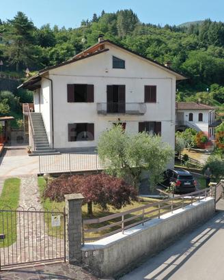Villa singola Camporgiano [UG520FOVRG]