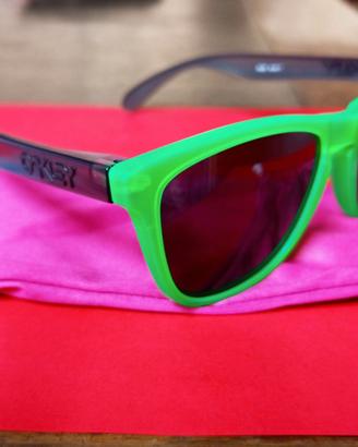 Occhiali da sole Oakley Frogskins 24-288 Polarizza