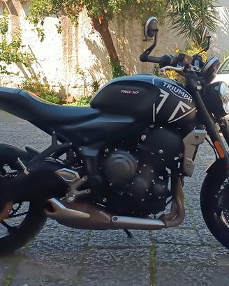 Triumph trident 