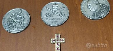 gadget  papa 1975. Più croce 