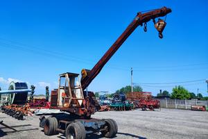 Gru semovente-girevole-funzionante