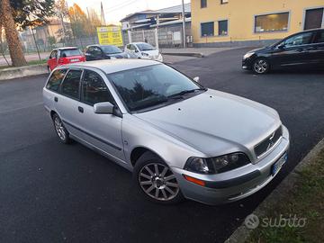 Volvo V40 anno 2001
