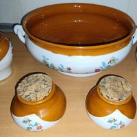 Set Zuppiera con 4 contenitori  tappo sug