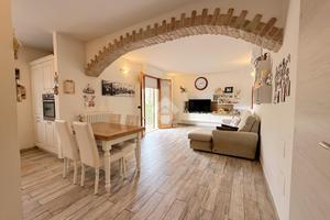 4 LOCALI A MONTEMURLO