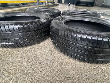Gomme auto 195/60 R15