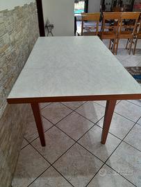 Tavolo + 4 sedie