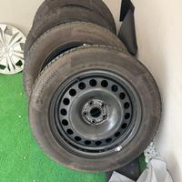 4 gomme invernali continental 215/65 R17,