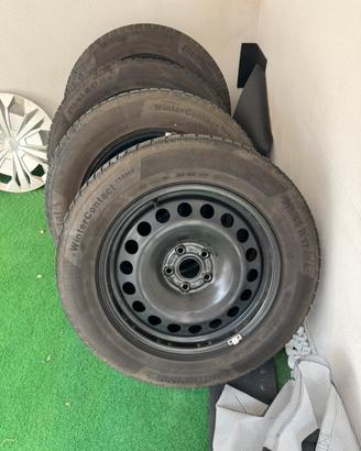4 gomme invernali continental 215/65 R17,