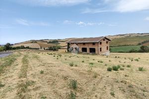 CAPANNONE A SALUDECIO