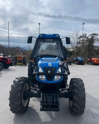 TRATTORE NEW HOLLAND T4.95LP