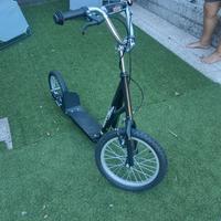 Monopattino a spinta