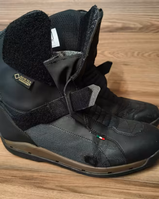 stivali moto tcx goretex n45 rovinti