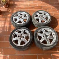 Gomme con cerchi+ una con stemma mancante