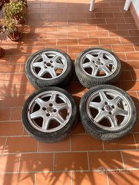 Gomme con cerchi+ una con stemma mancante