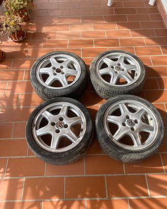 Gomme con cerchi+ una con stemma mancante