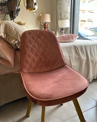 sedia imbottita rosa e oro
